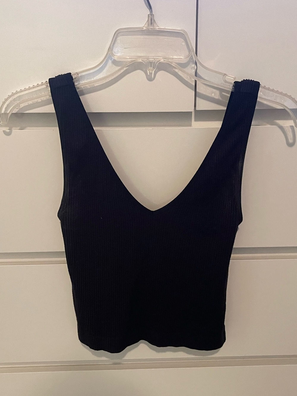 V-neck ribbed crop top